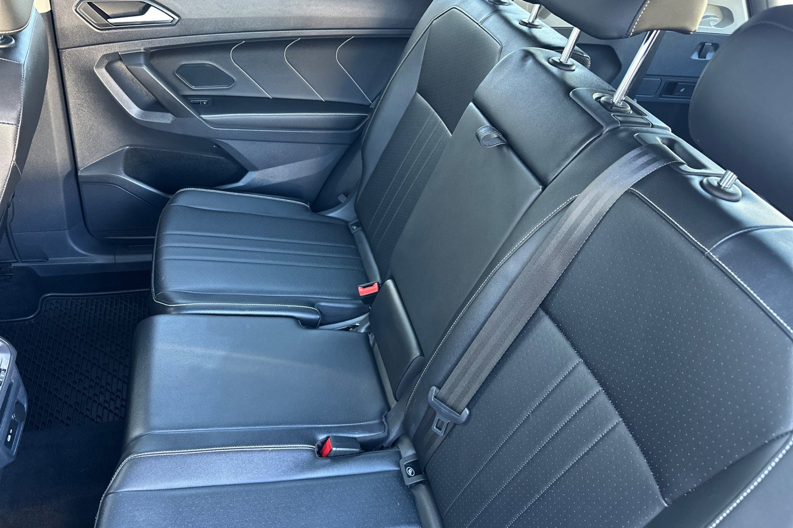 Certified 2022 Volkswagen Tiguan SE image 13