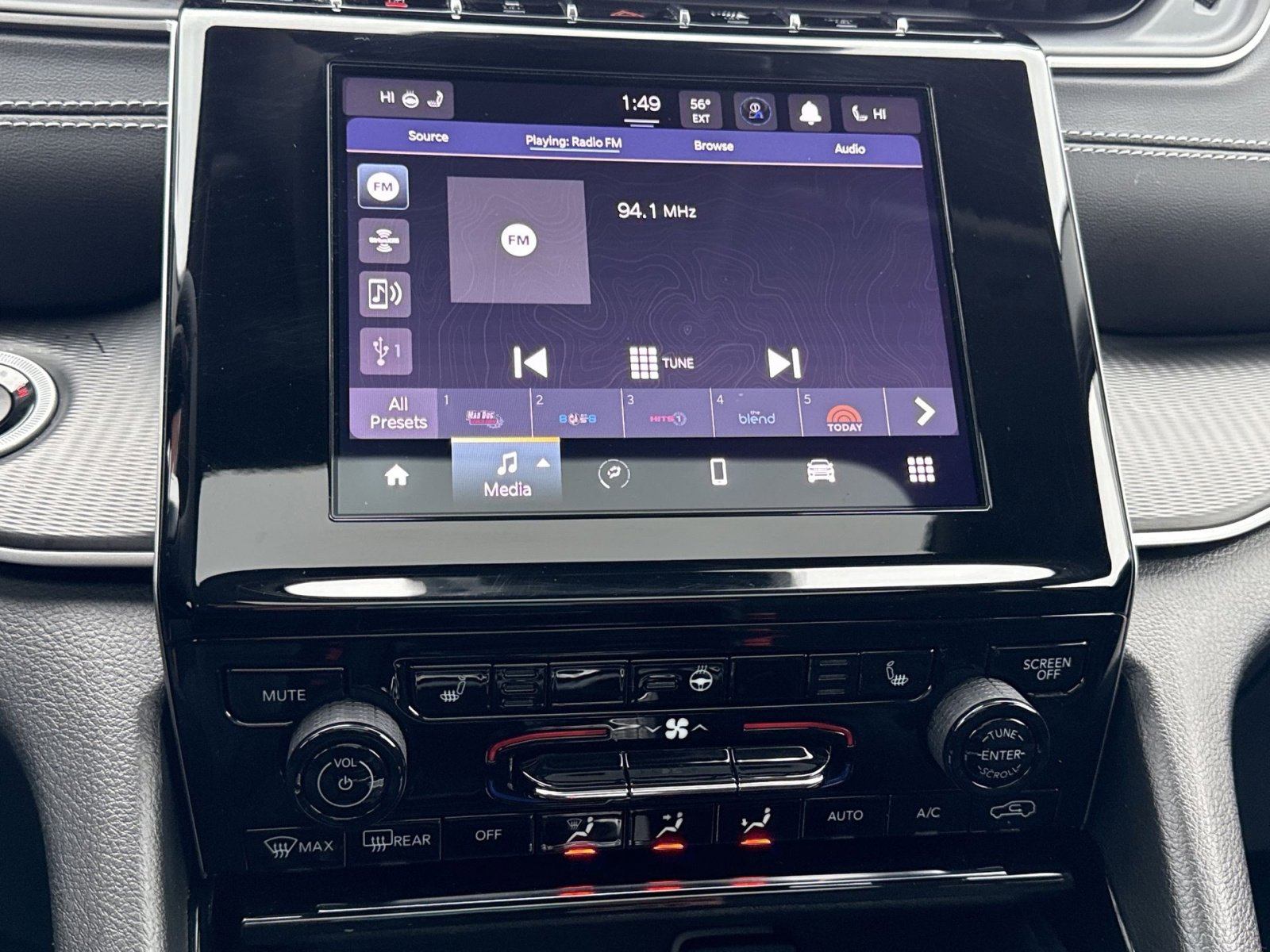 Used 2023 Jeep Grand Cherokee Laredo w/ Luxury Tech Group I image 18