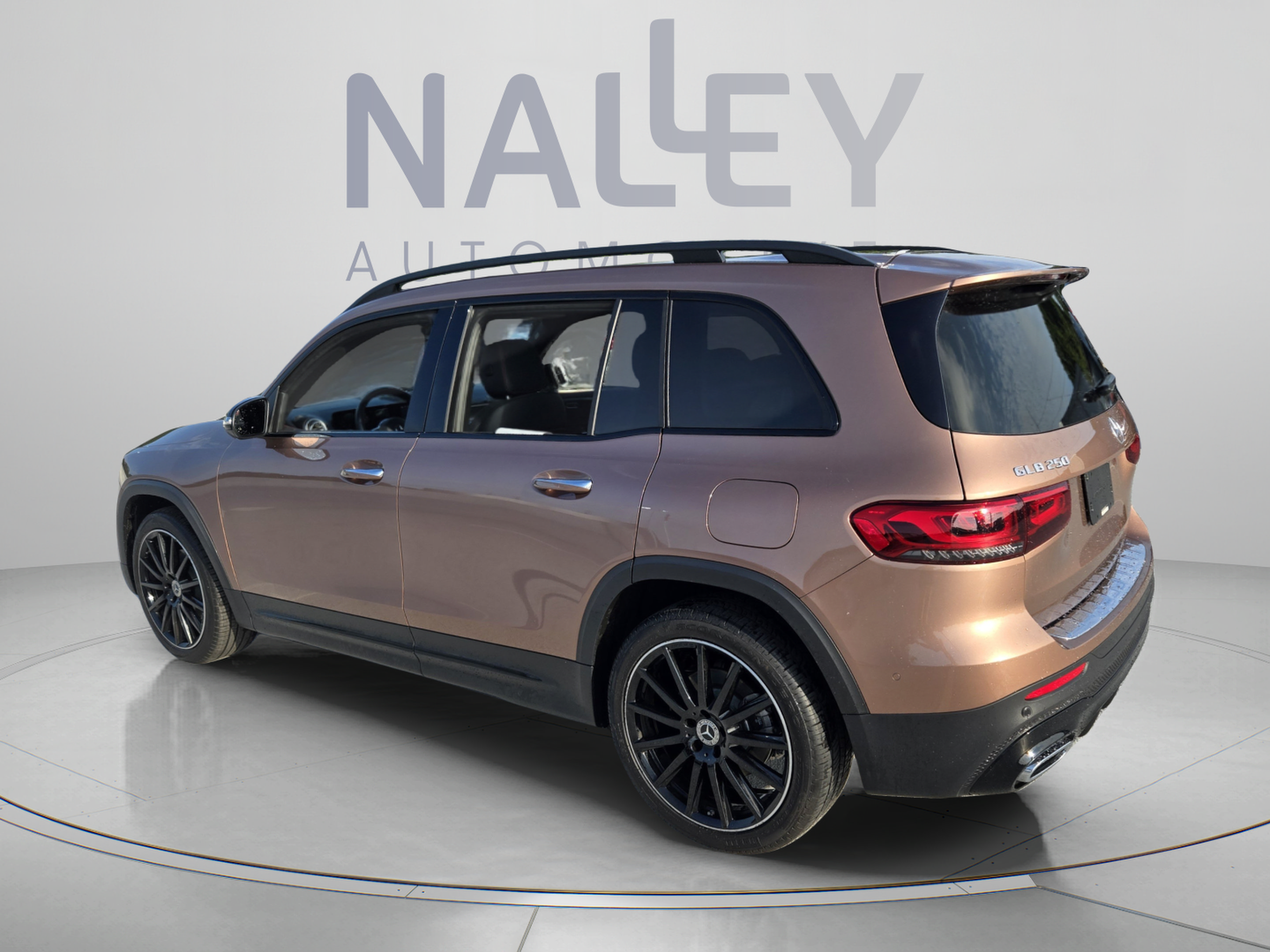 Used 2022 Mercedes-Benz GLB 250 image 3