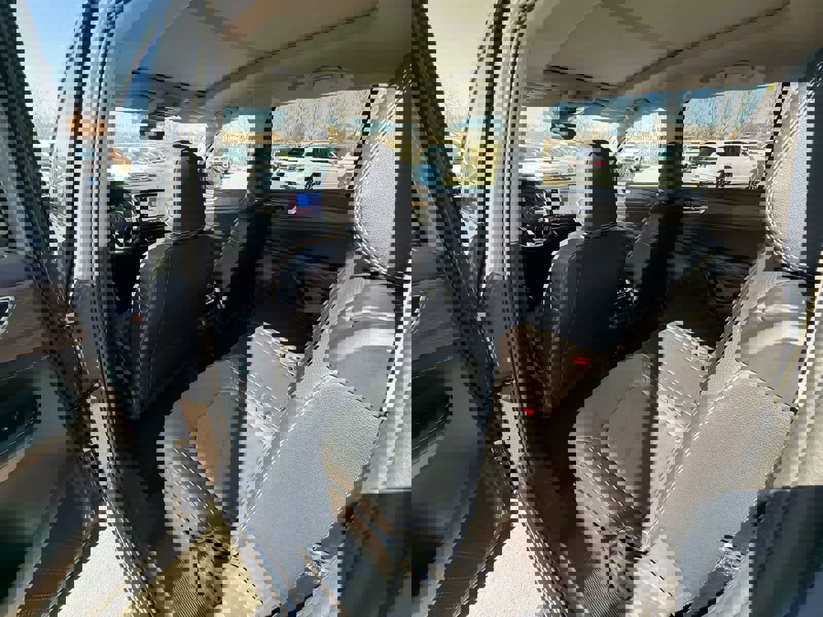 Used 2025 Volkswagen Atlas SEL image 13