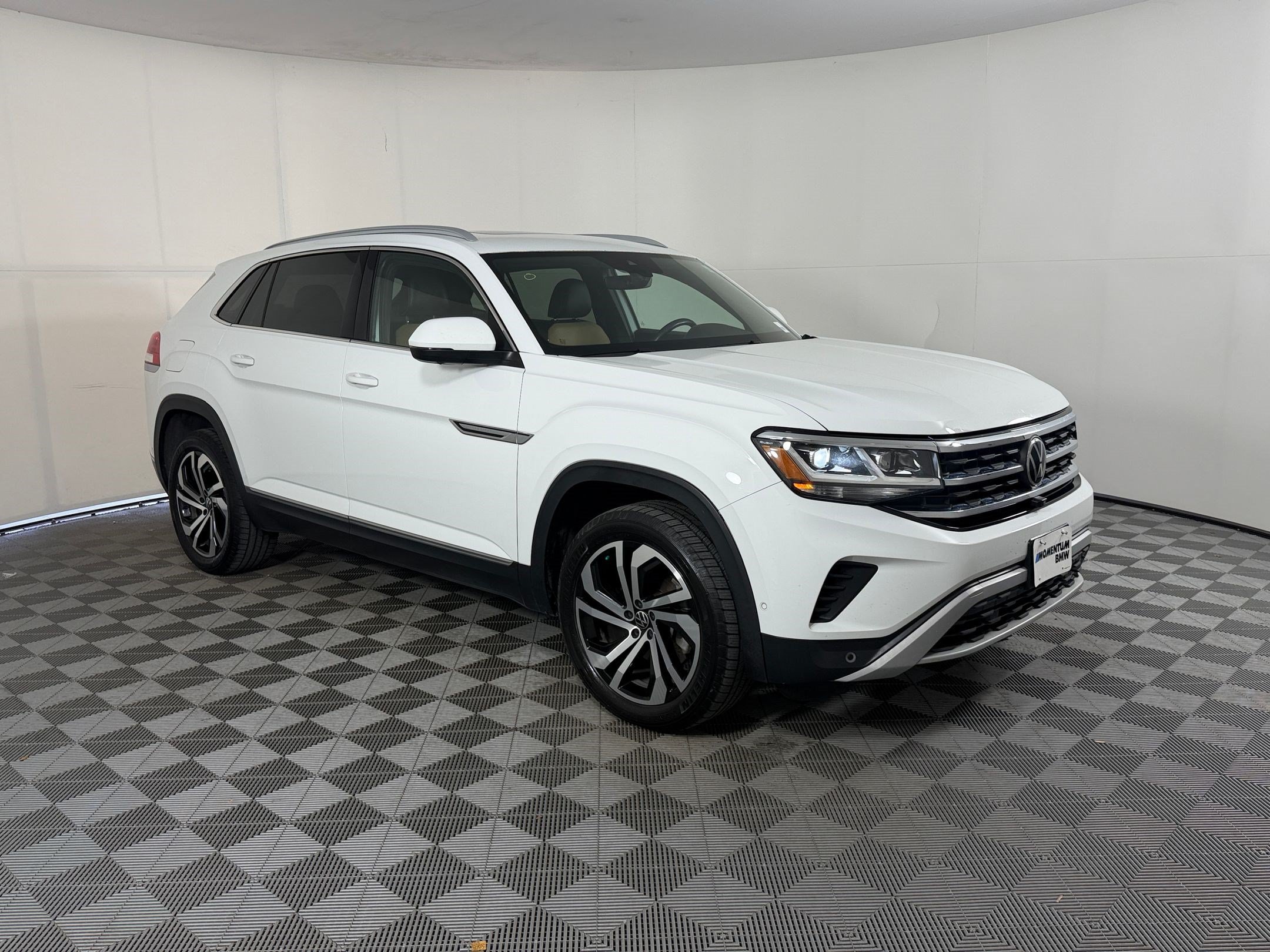 Used 2020 Volkswagen Atlas Cross Sport SEL Premium AWD/4WD image 7