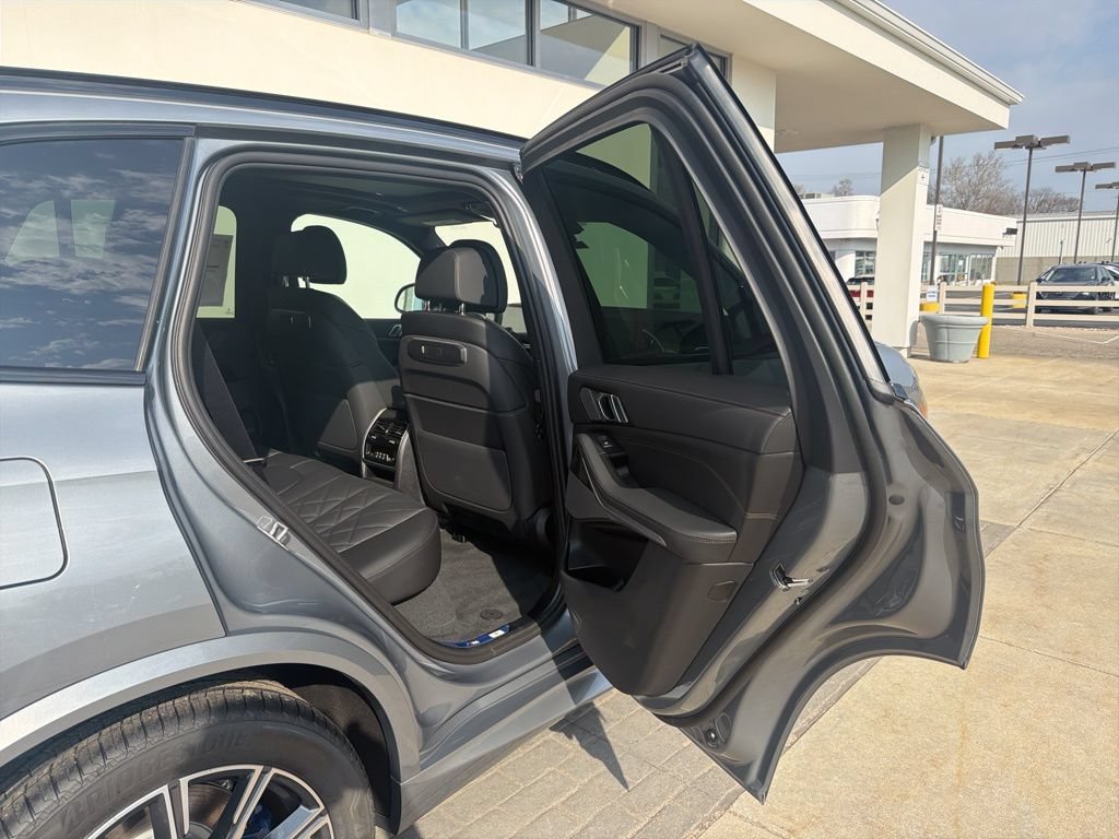 New 2026 BMW X5 M60i w/ Climate Comfort Package AWD/4WD image 12