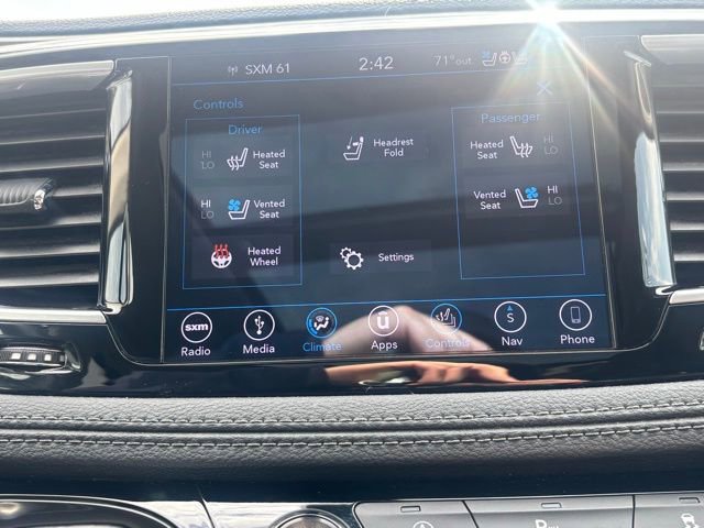 Used 2018 Chrysler Pacifica Limited w/ Tire & Wheel Group image 29