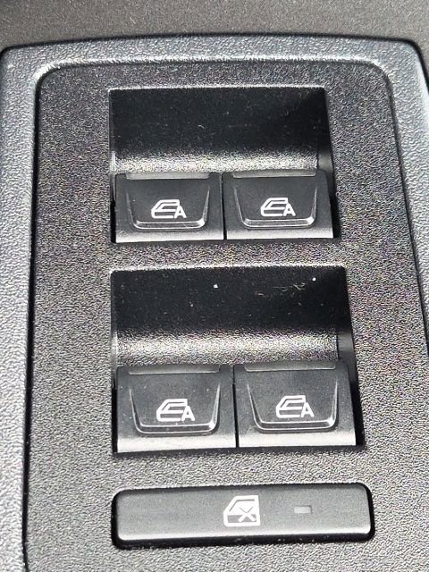 Used 2023 Ford Bronco Everglades image 32