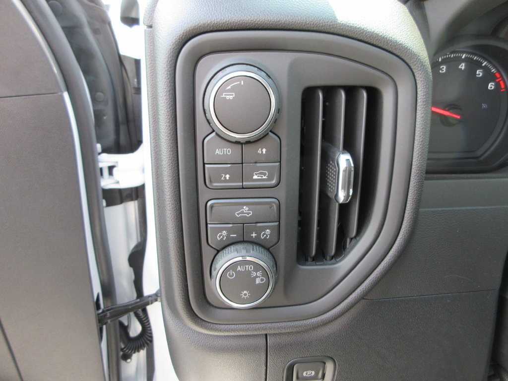 New 2026 Chevrolet Silverado 1500 Custom w/ Turbomax Blackout Package AWD/4WD image 24