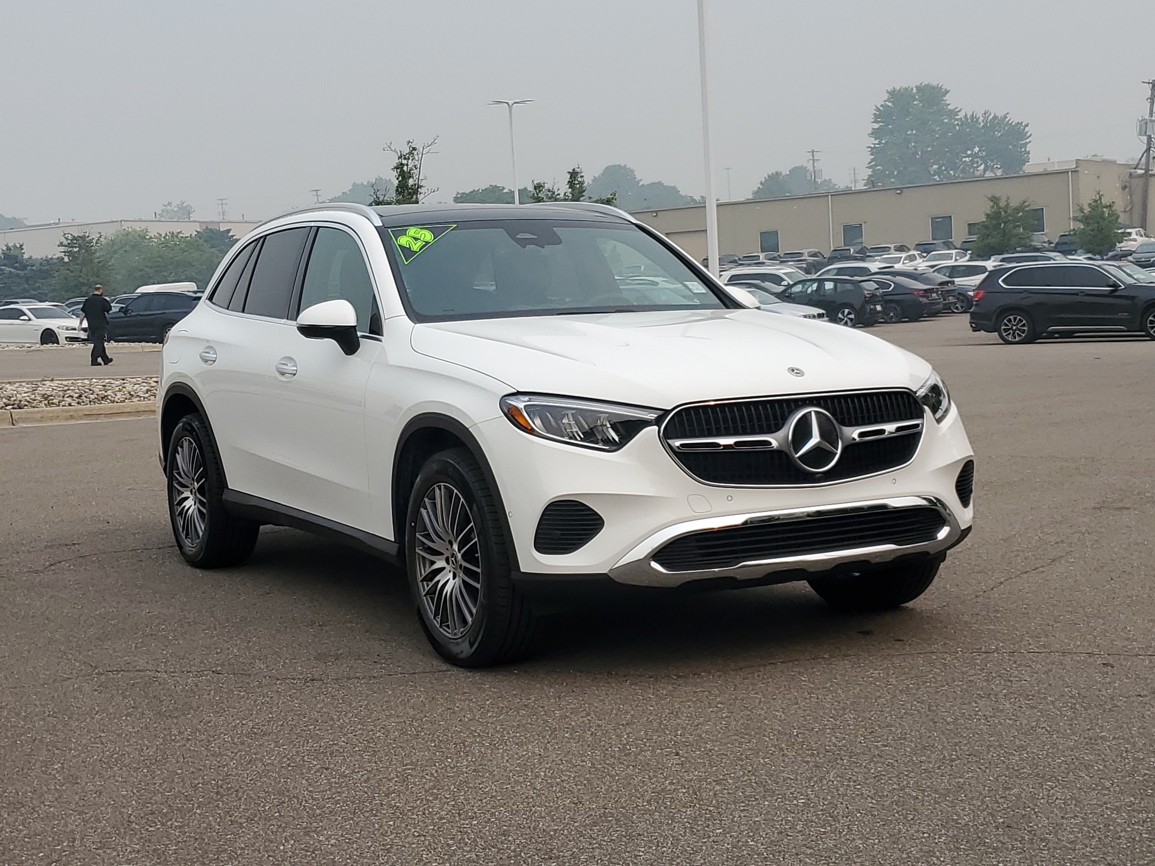 Used 2025 Mercedes-Benz GLC 300 image 7