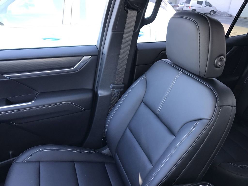 New 2026 GMC Acadia Elevation w/ Black Edition AWD/4WD image 25