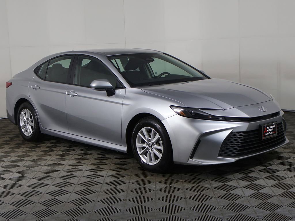 Used 2025 Toyota Camry LE FWD image 2