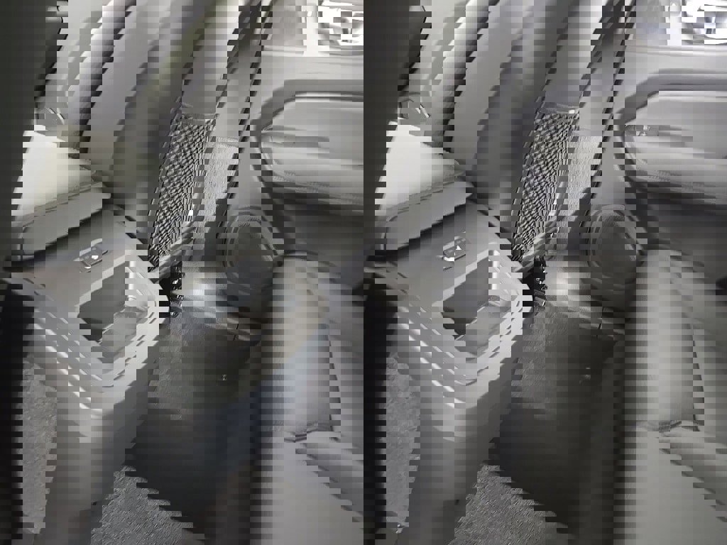 New 2025 Volvo XC60 B5 Plus w/ Protection Package Premier image 20