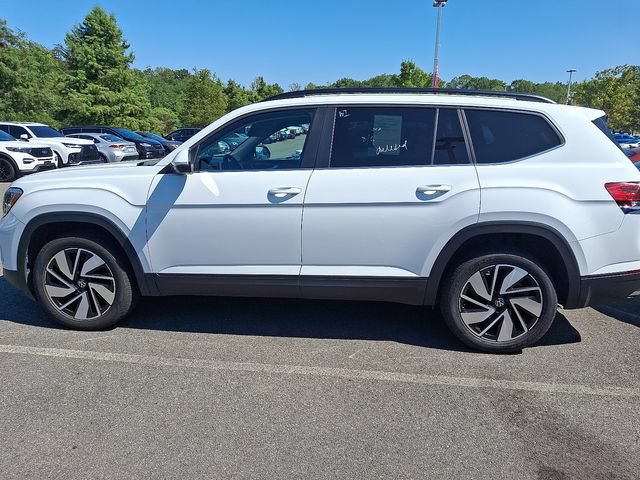 Used 2024 Volkswagen Atlas SE AWD/4WD image 6
