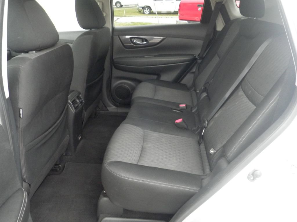 Used 2020 Nissan Rogue SV w/ Sun & Sound Touring Package image 27