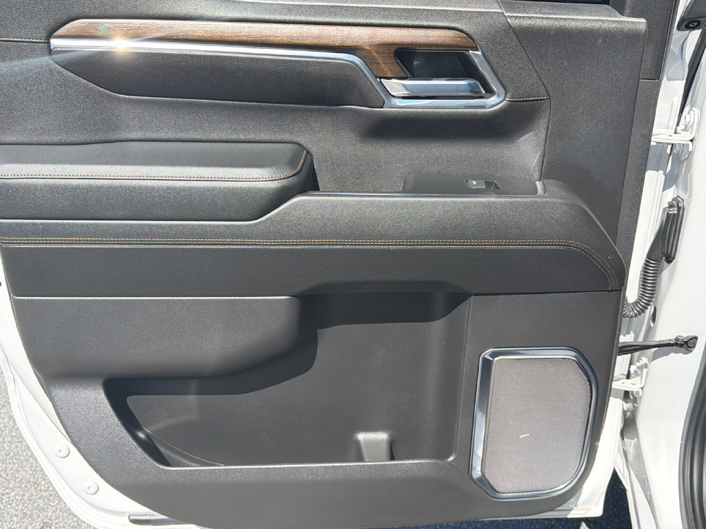 Used 2023 Chevrolet Silverado 1500 High Country w/ High Country Premium Package AWD/4WD image 21
