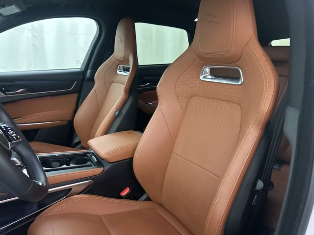 Used 2025 Jaguar F-PACE R-Dynamic S image 9