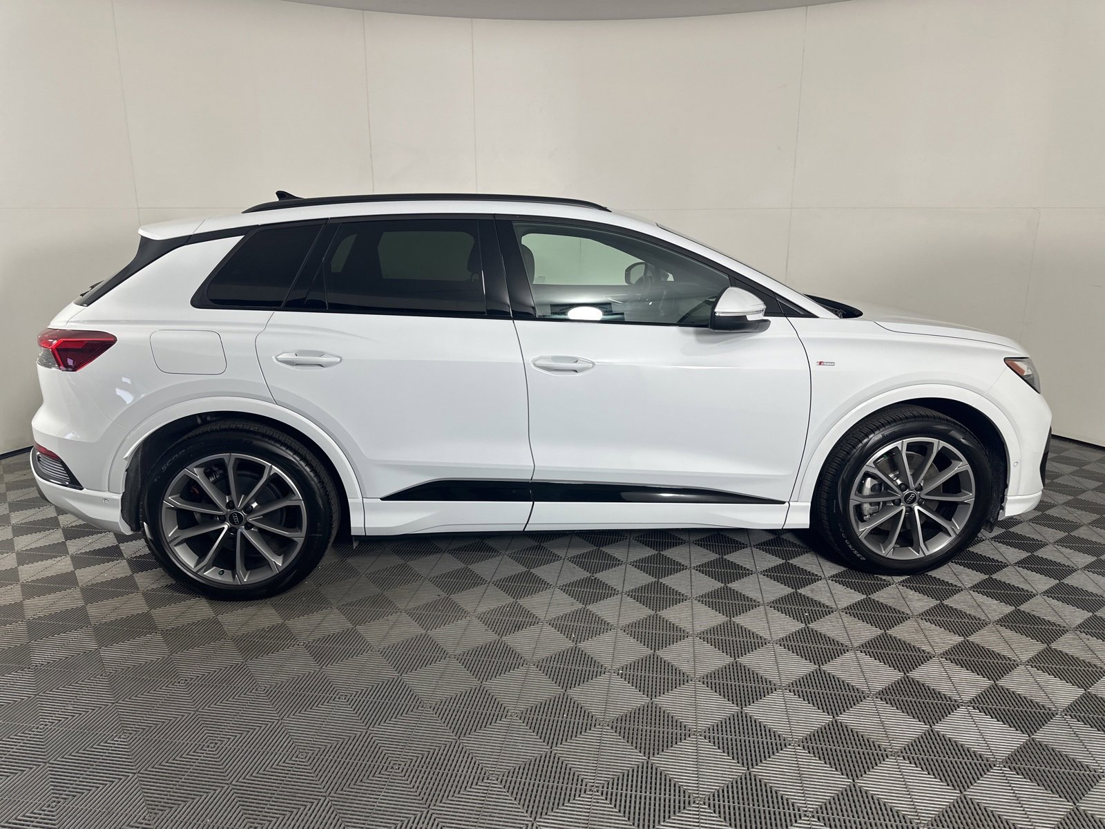 New 2026 Audi Q4 e-tron Premium Plus image 8