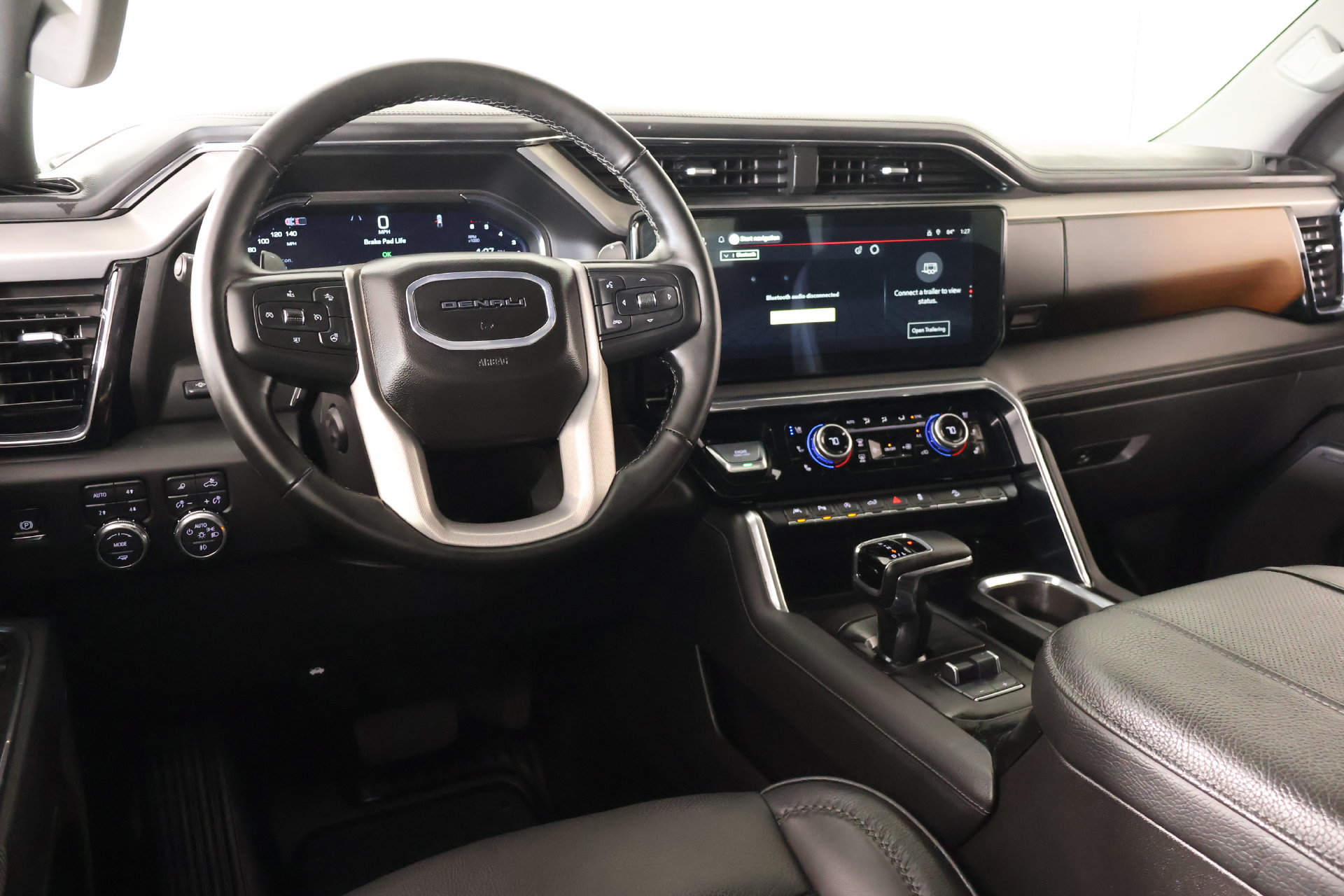 Used 2025 GMC Sierra 1500 Denali w/ Technology Package AWD/4WD image 2