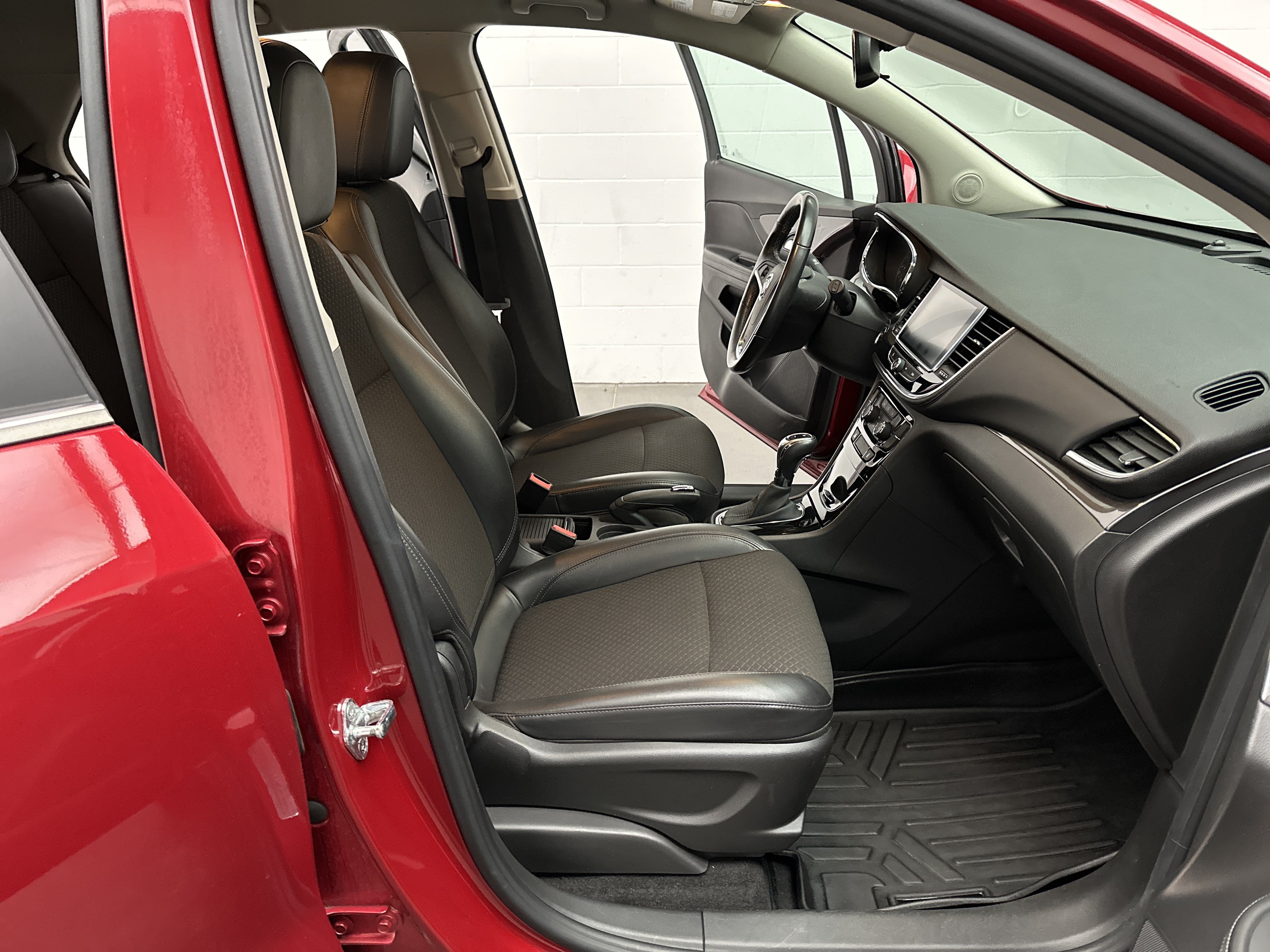 Used 2019 Buick Encore Preferred AWD/4WD image 20