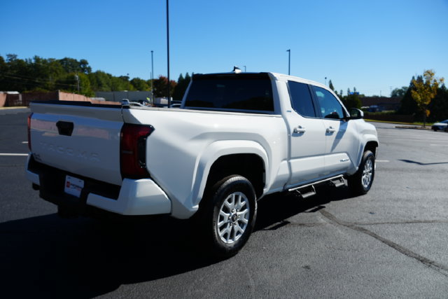 Used 2026 Toyota Tacoma SR5 AWD/4WD image 8