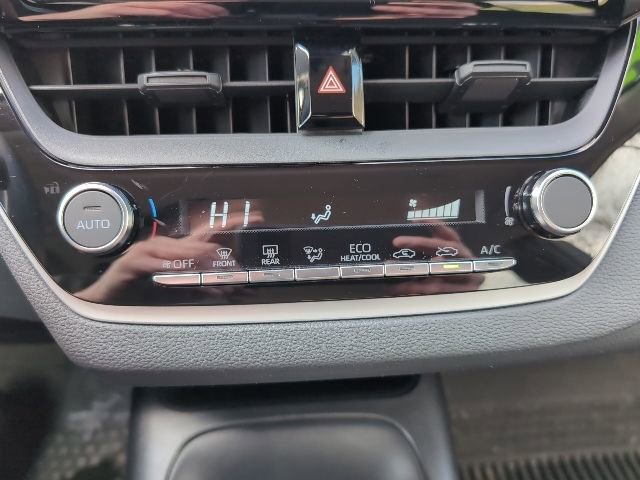 Used 2025 Toyota Corolla LE image 17