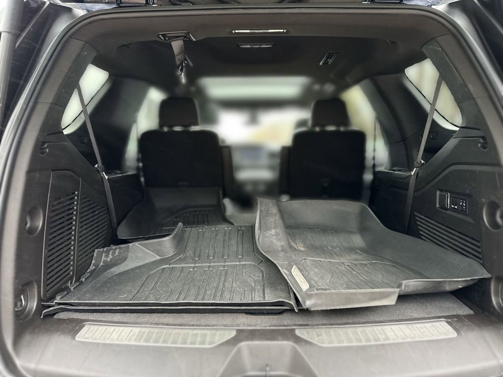 Used 2021 GMC Yukon Denali w/ Denali Premium Package image 20