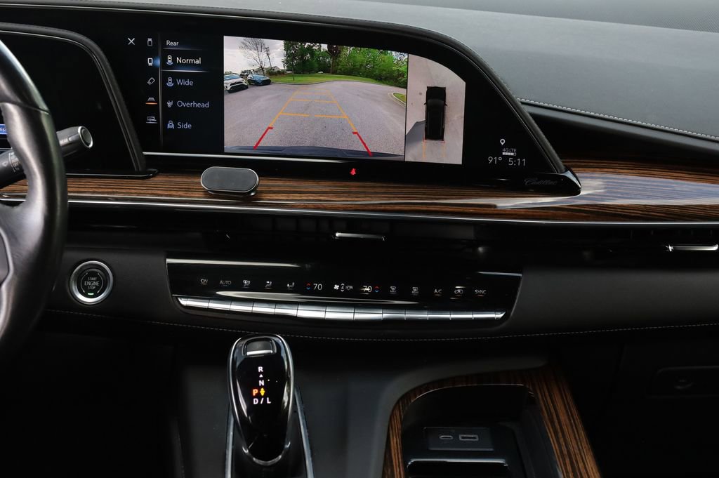 Used 2021 Cadillac Escalade Premium Luxury w/ LPO, Illumination Package image 8