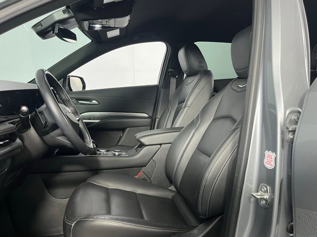 Used 2024 Cadillac XT4 Premium Luxury image 21