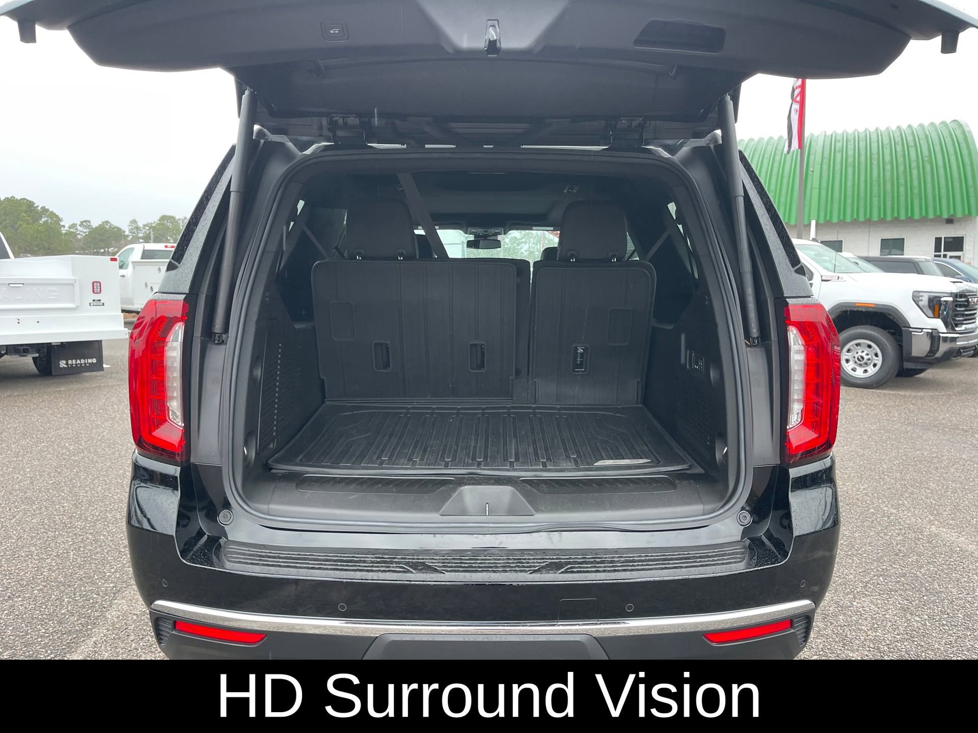 Used 2024 GMC Yukon XL SLT w/ SLT Premium Package image 25