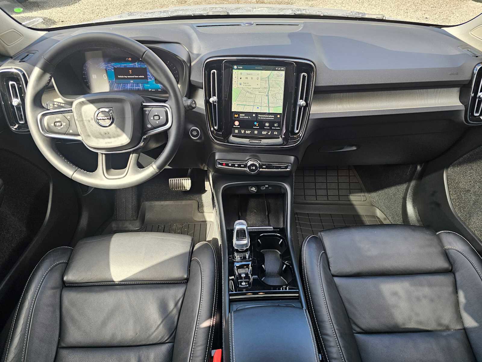 Used 2023 Volvo XC40 B5 Plus w/ Protection Package Premier AWD/4WD image 19