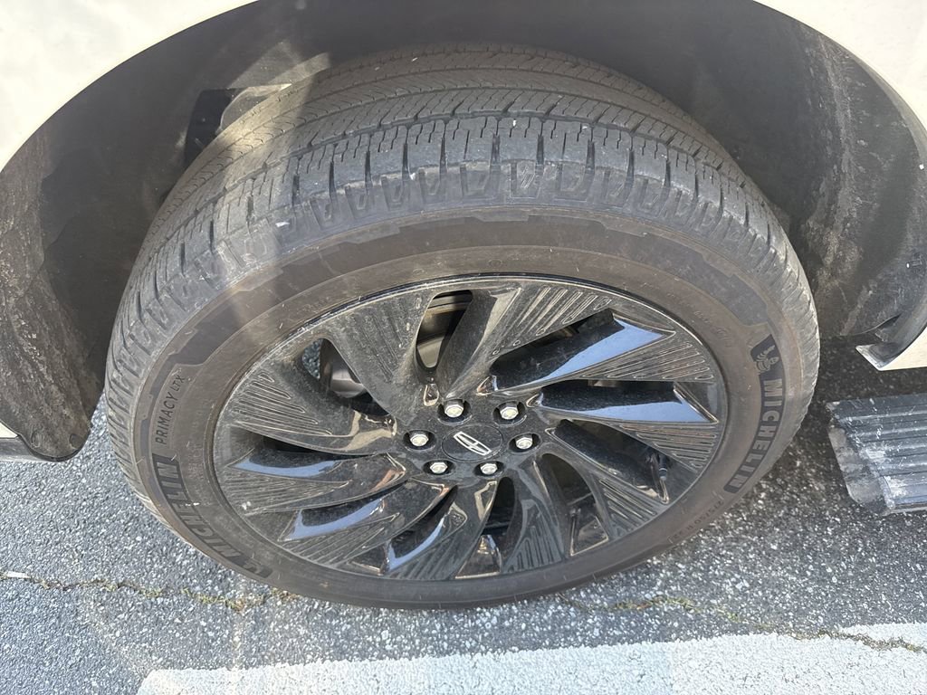 Used 2025 Lincoln Navigator Reserve w/ Jet Appearance Package image 10