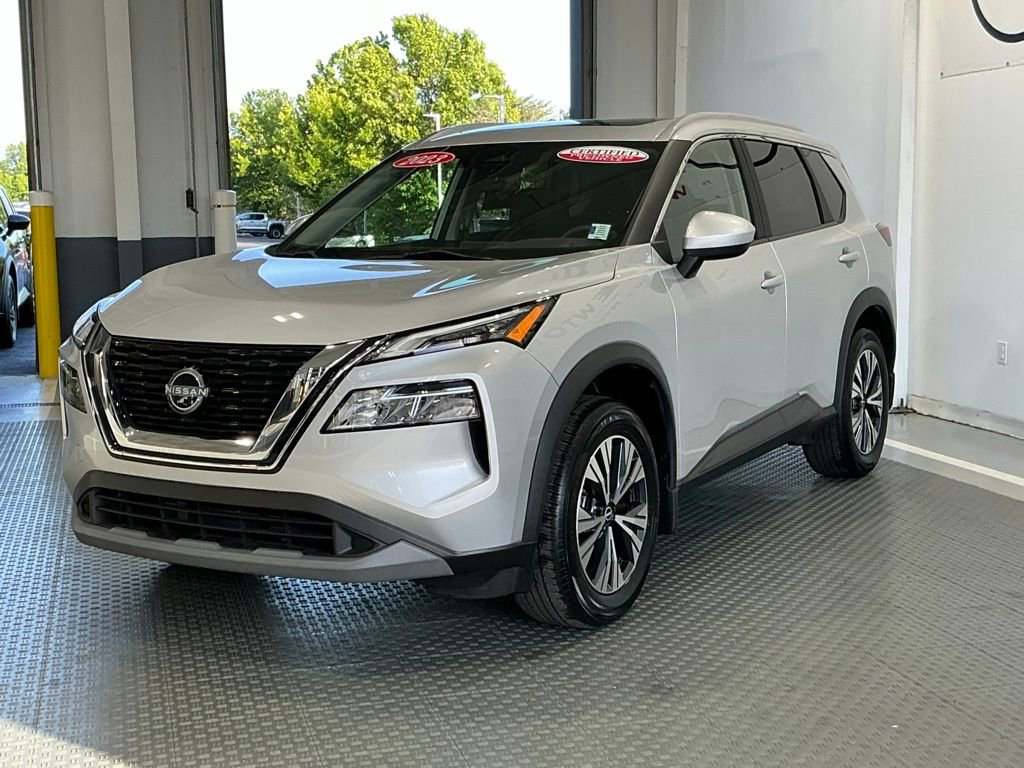Used 2023 Nissan Rogue SV w/ SV Premium B Package FWD image 2