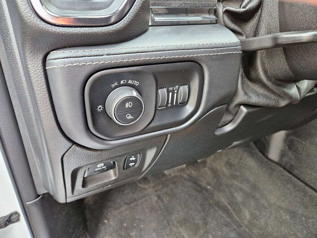 Used 2022 RAM 1500 Limited w/ Body-Colour Bumper Group AWD/4WD image 22