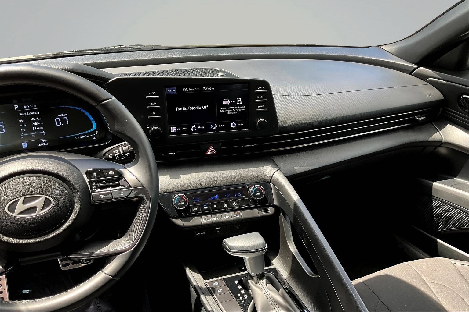 Used 2025 Hyundai Elantra Sport FWD image 11