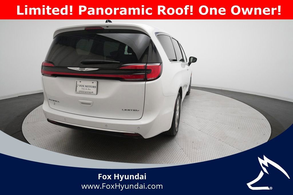 Used 2024 Chrysler Pacifica Limited image 37