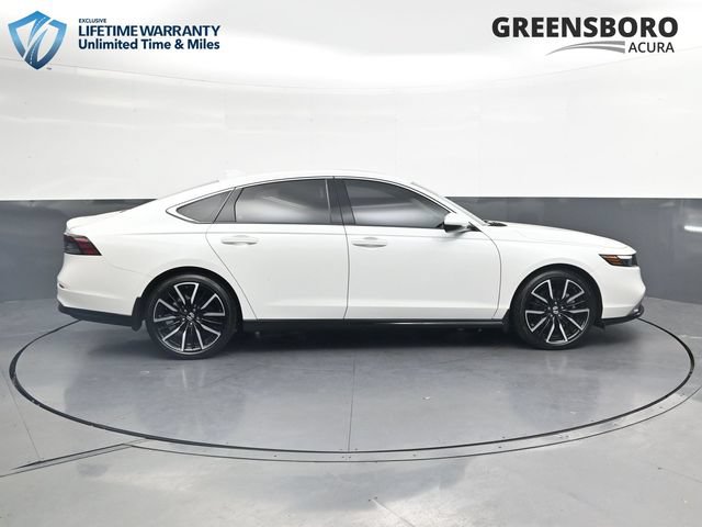 Used 2025 Honda Accord Touring image 4