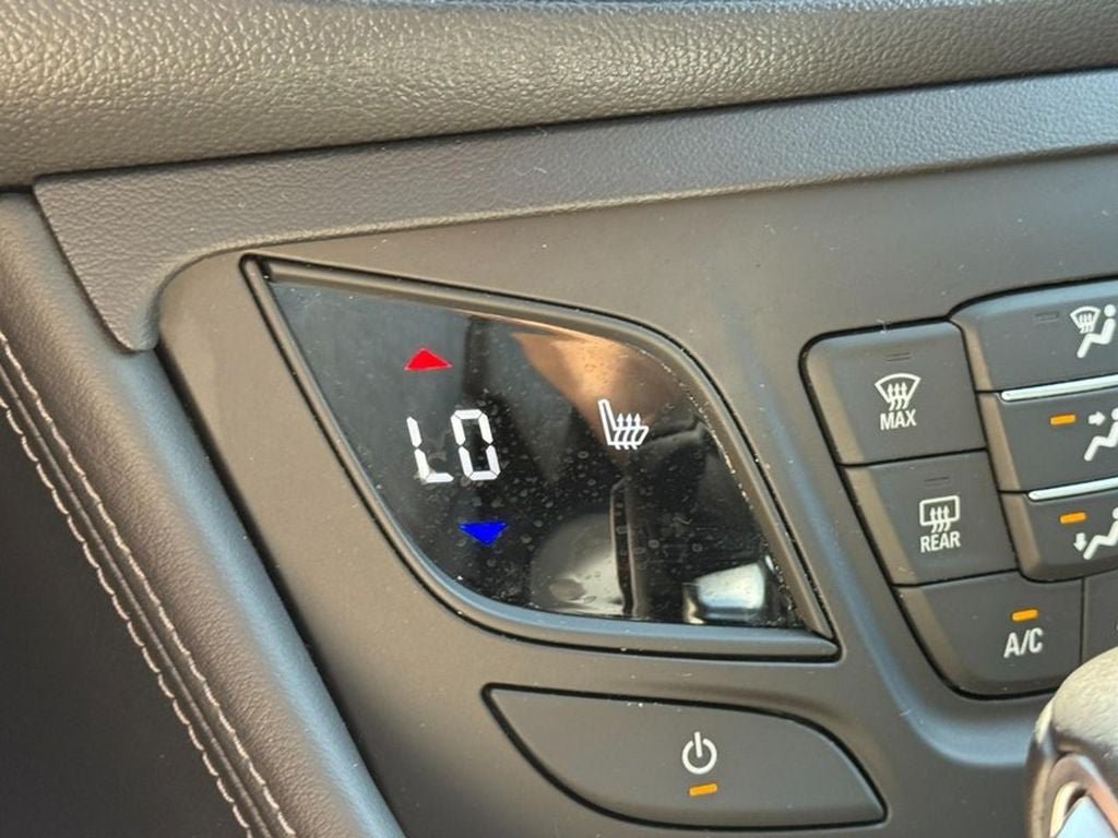 Used 2019 Buick Envision Essence AWD/4WD image 24