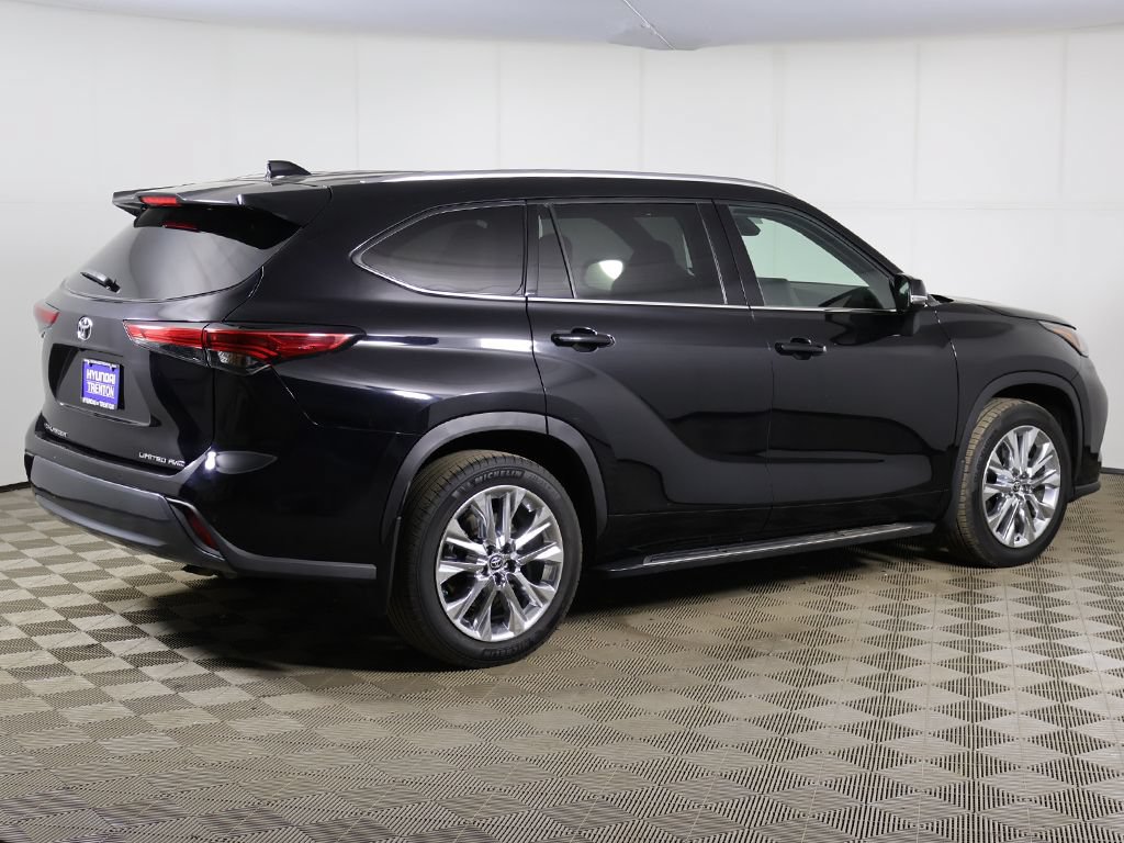 Used 2023 Toyota Highlander Limited AWD/4WD image 12