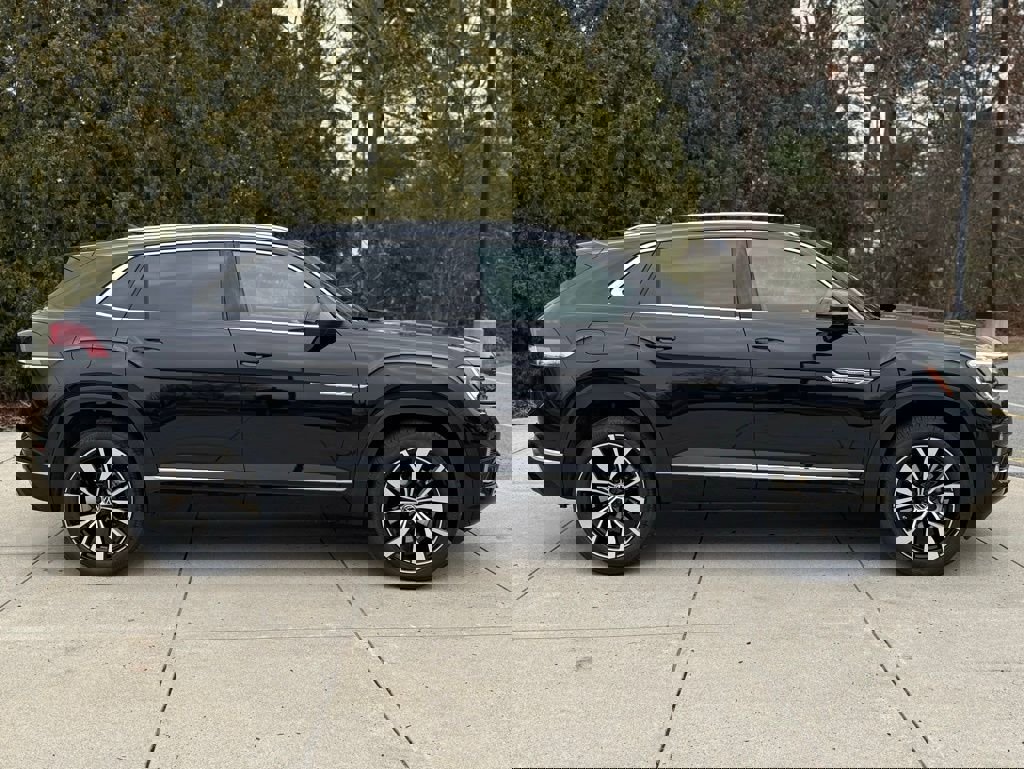 New 2026 Volkswagen Atlas Cross Sport SEL Premium R-Line image 7