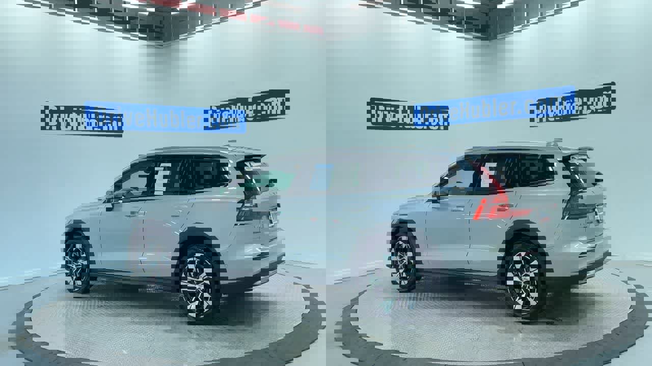 Used 2025 Volvo V60 B5 Cross Country Plus image 7