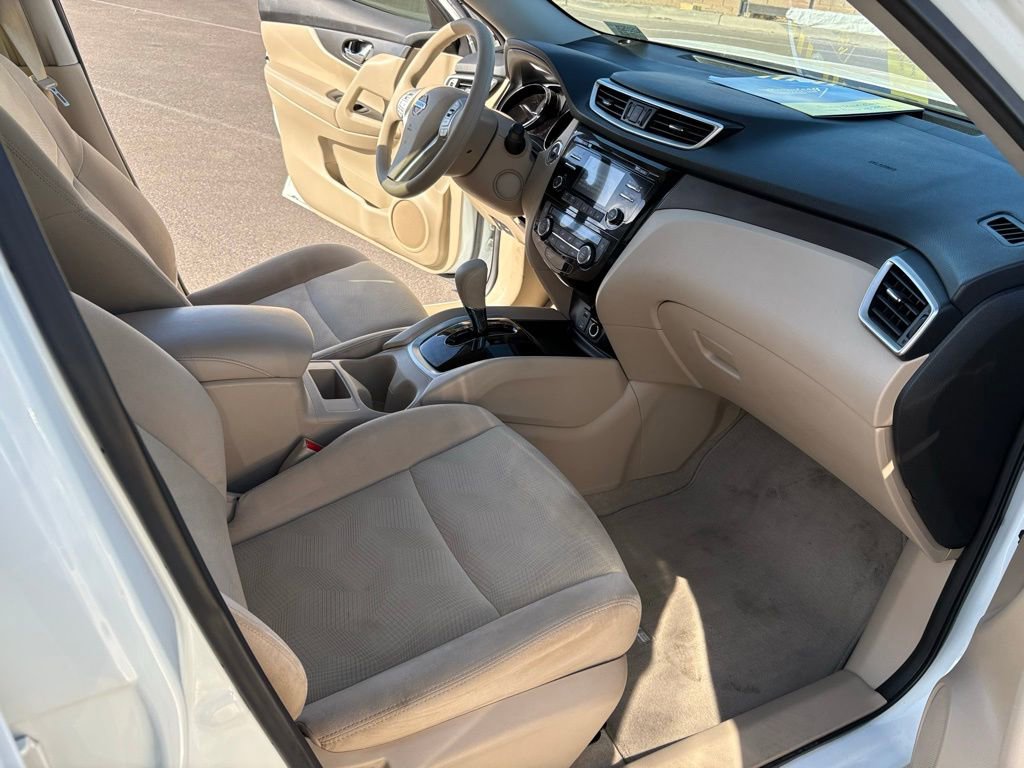 Used 2015 Nissan Rogue SV image 28