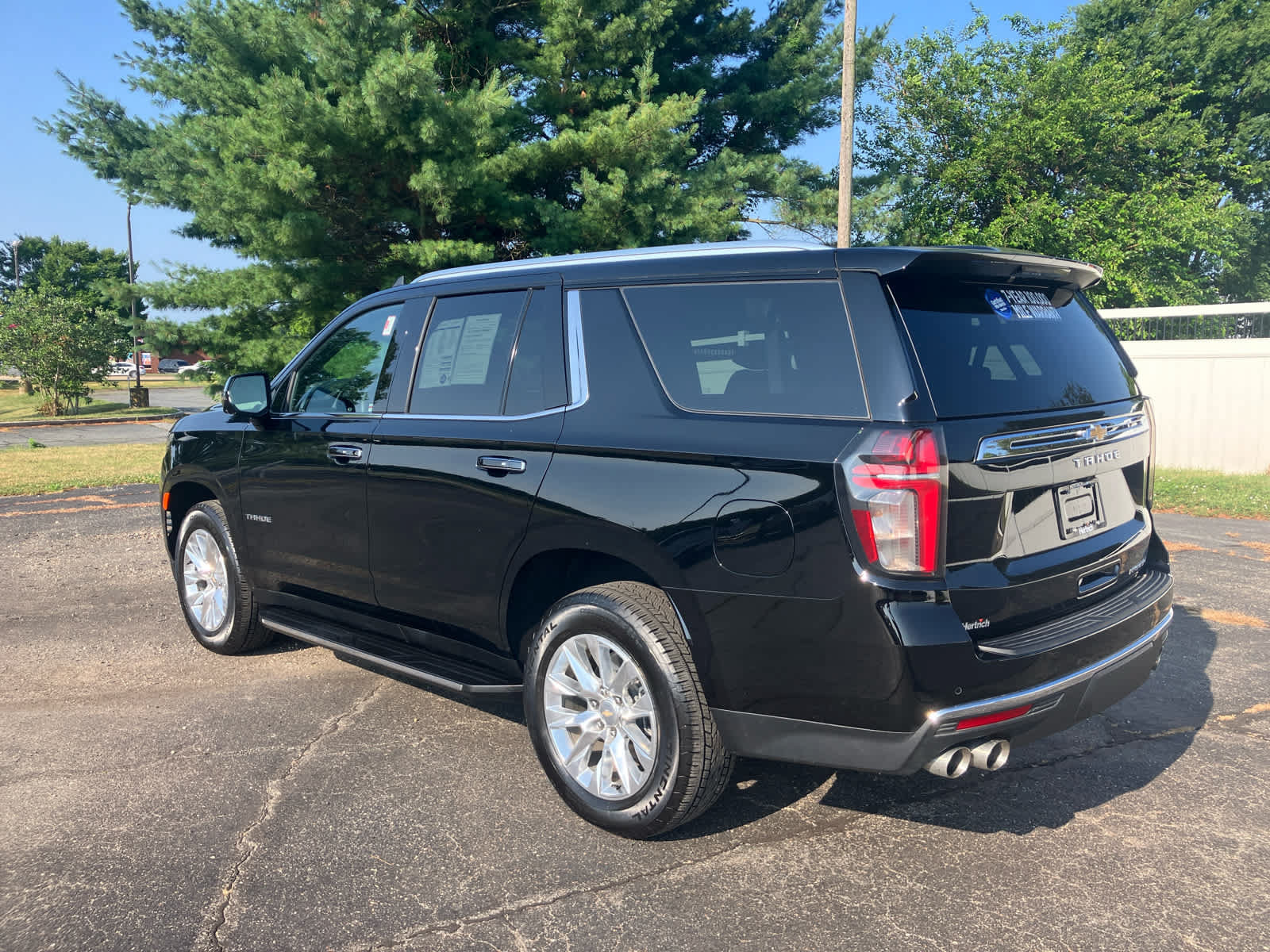 Used 2023 Chevrolet Tahoe Premier w/ Premium Package 2 AWD/4WD image 4