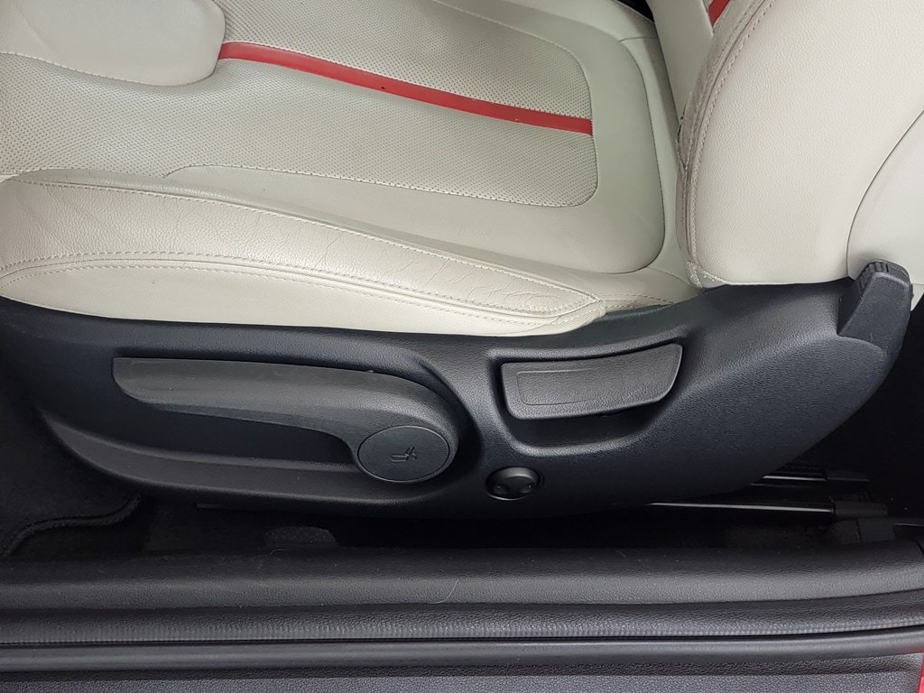 Used 2019 Hyundai Veloster Turbo Ultimate FWD image 14