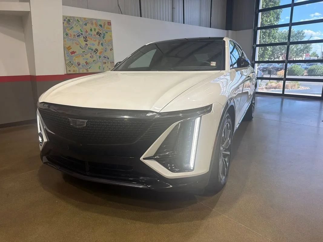 Used 2024 Cadillac Lyriq Sport AWD/4WD image 41