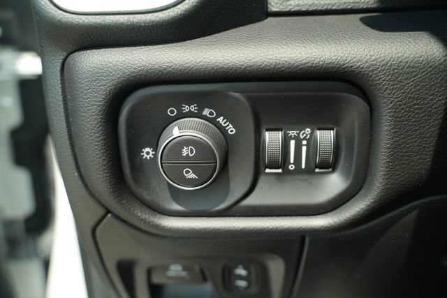 Used 2023 RAM 1500 Laramie AWD/4WD image 34