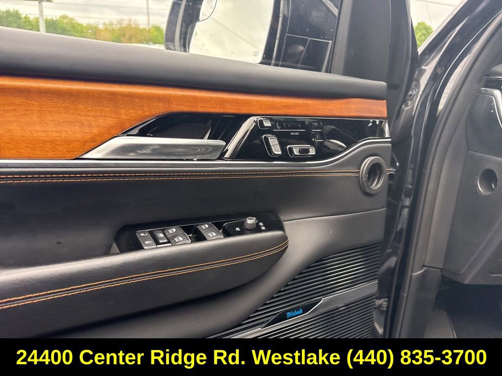 Used 2022 Jeep Grand Wagoneer Series III AWD/4WD image 19