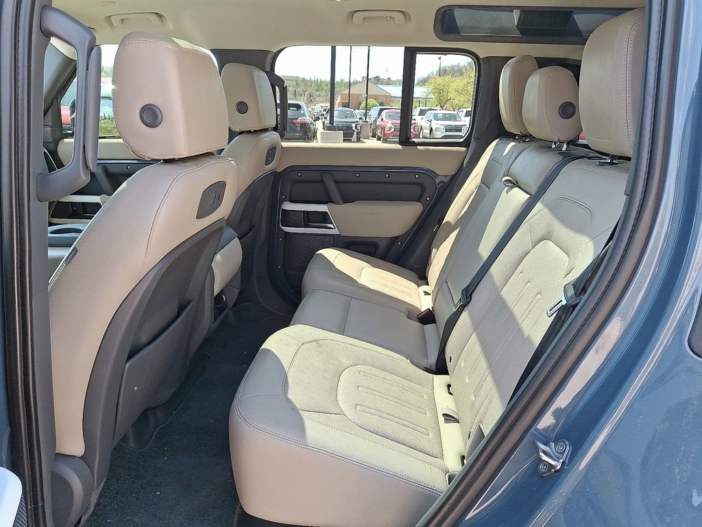 Used 2022 Land Rover Defender 110 S AWD/4WD image 10