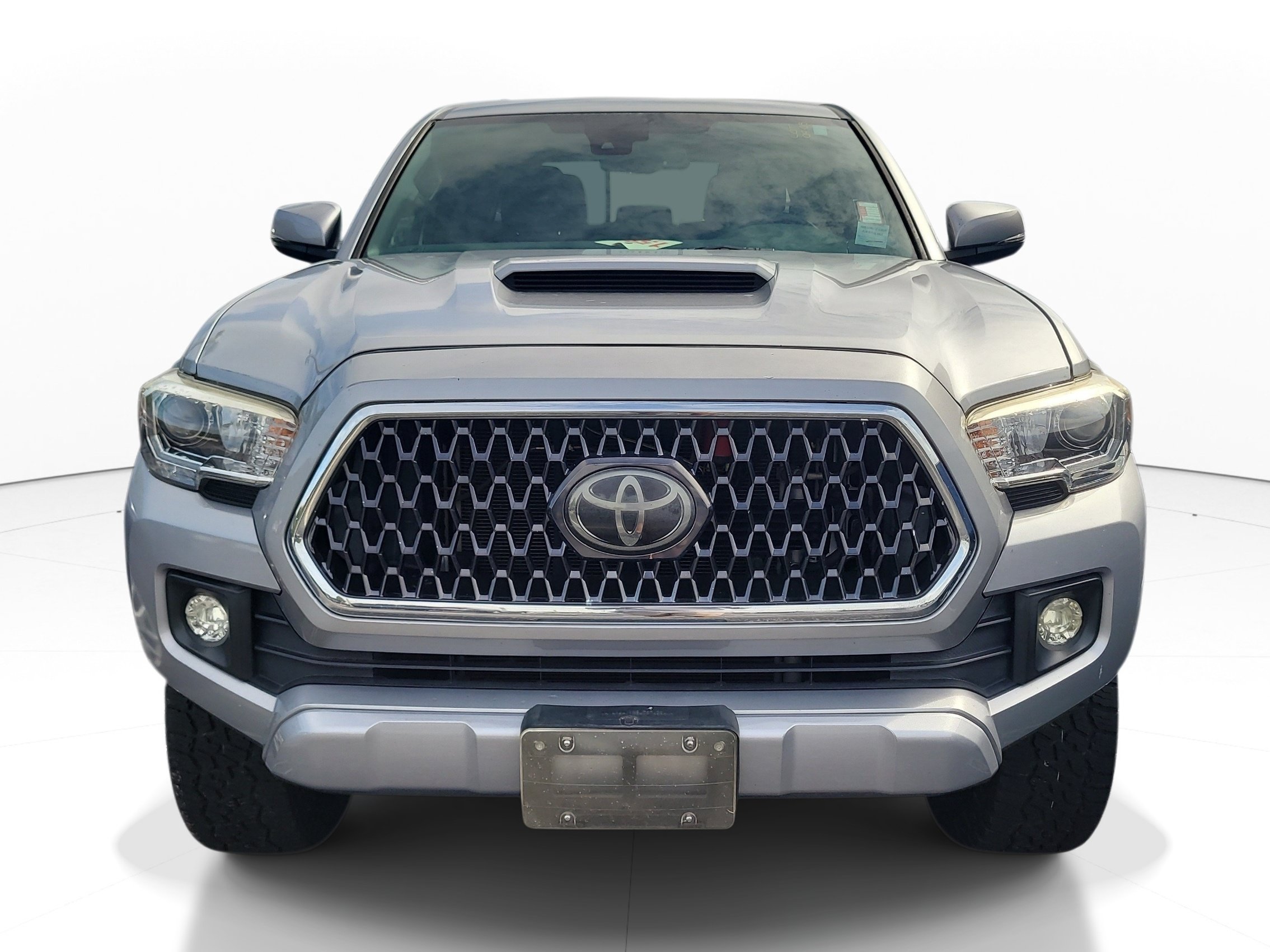 Used 2019 Toyota Tacoma TRD Sport AWD/4WD image 2