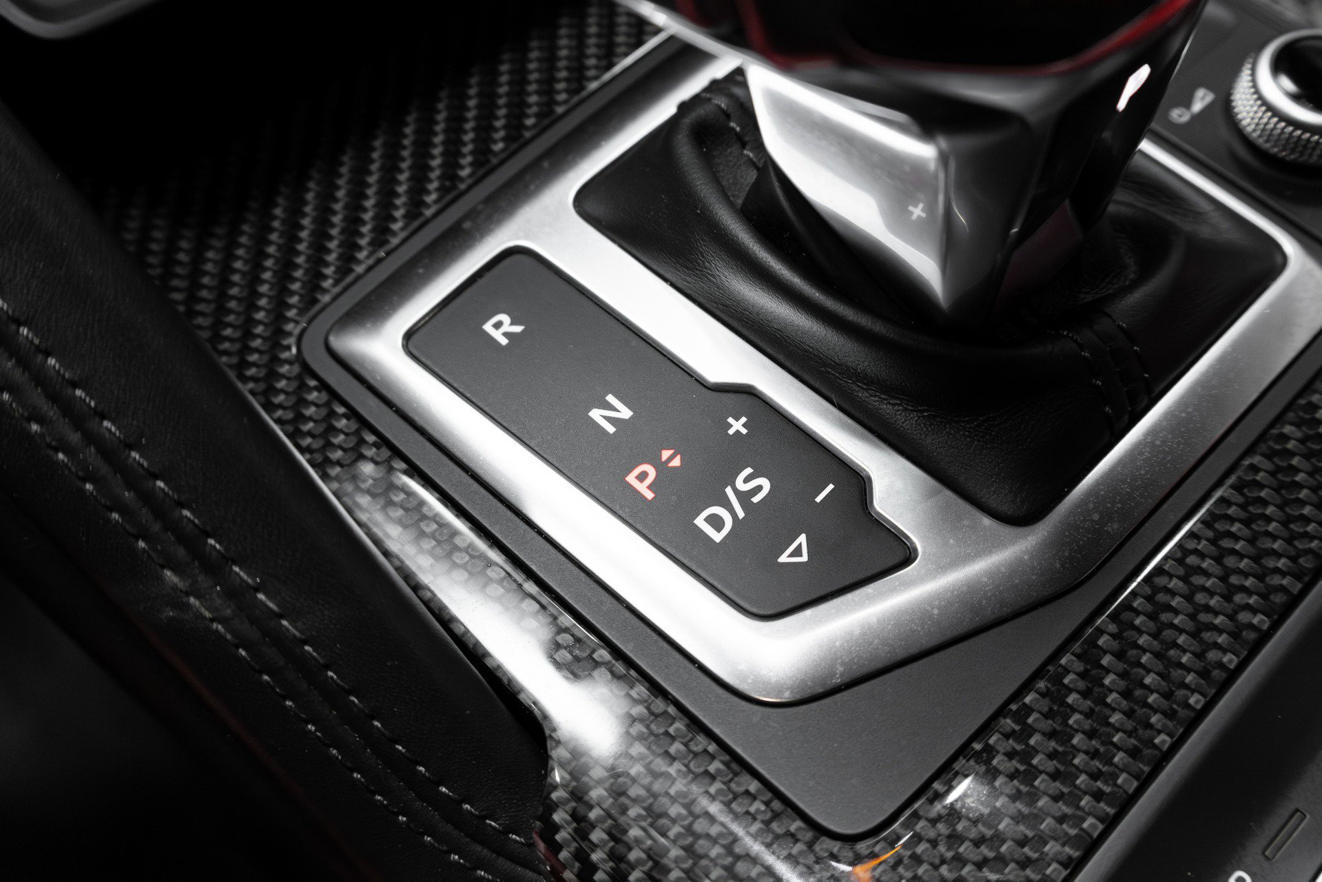 Used 2018 Audi R8 V10 w/ Premium Package image 66