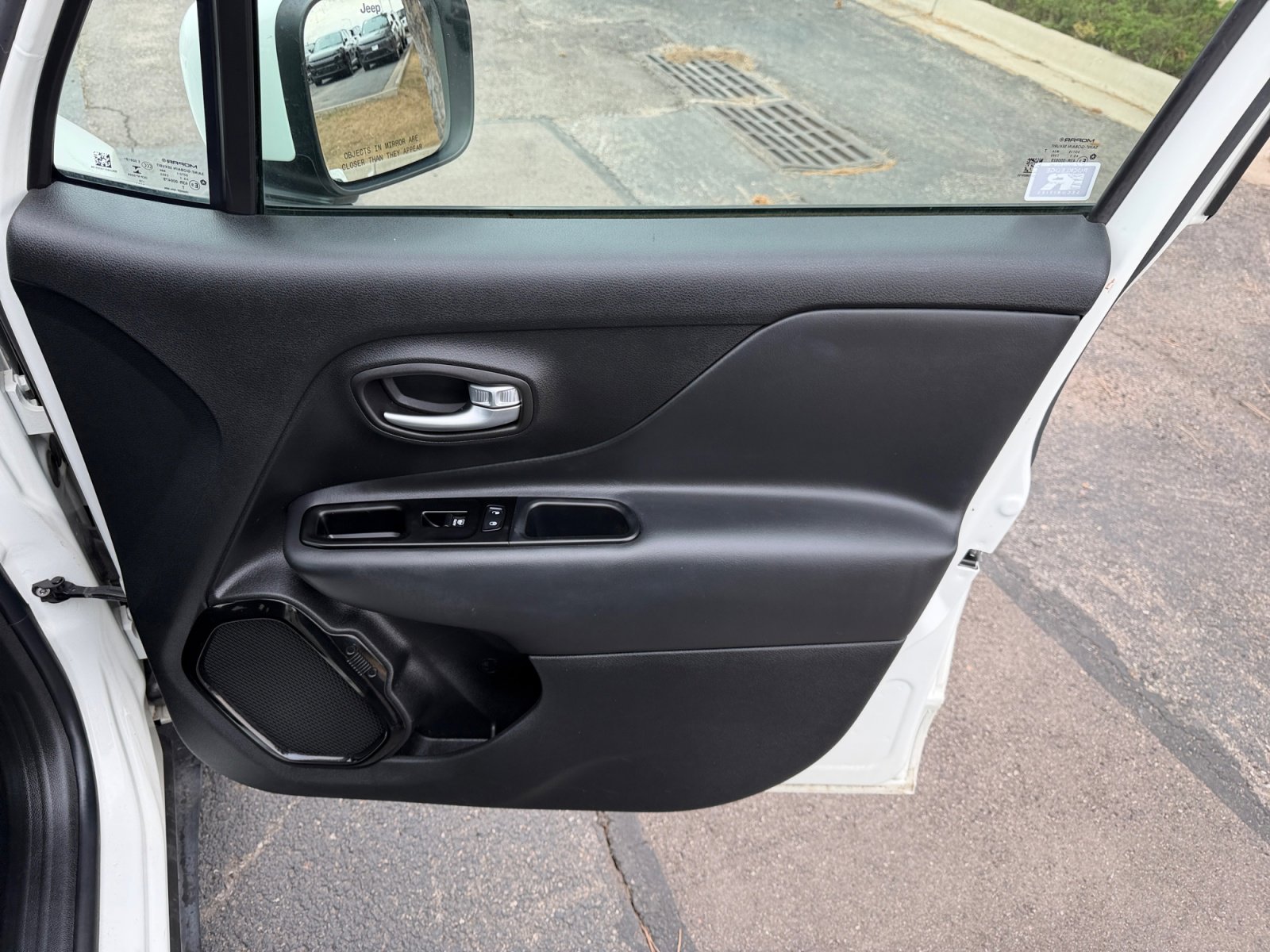 Used 2020 Jeep Renegade Altitude image 16