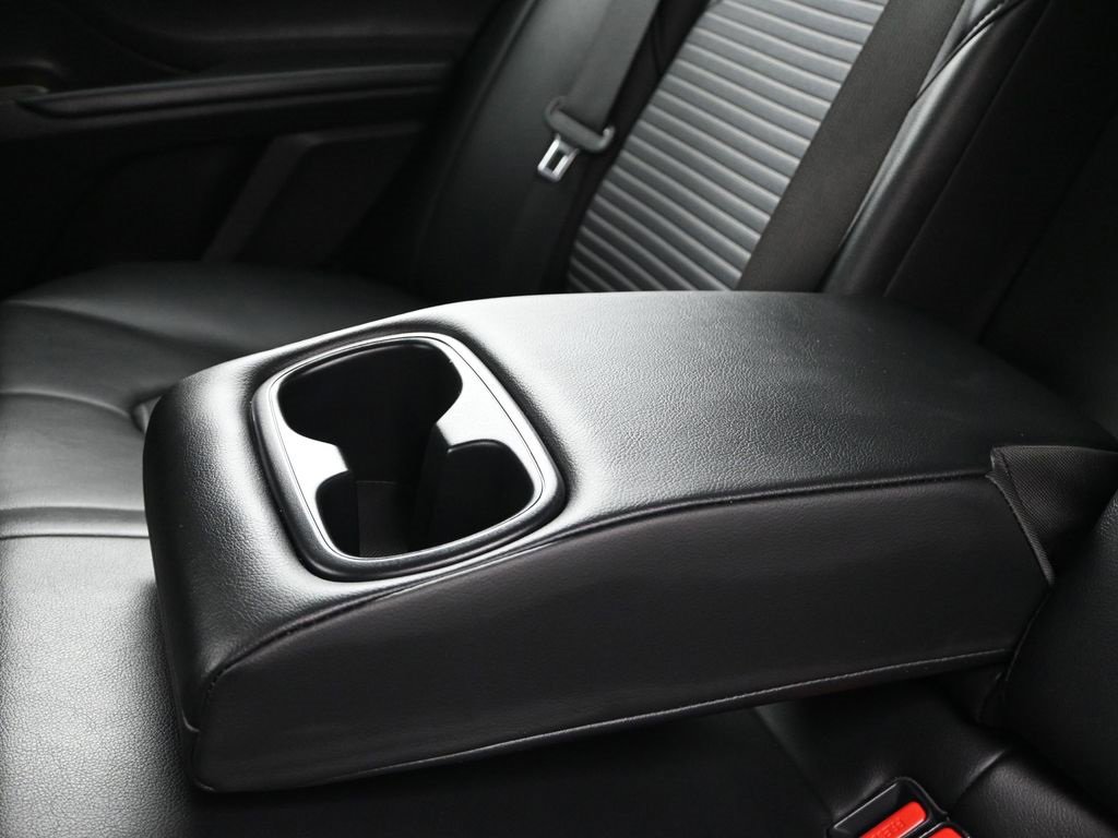 Used 2024 Toyota Camry SE image 19