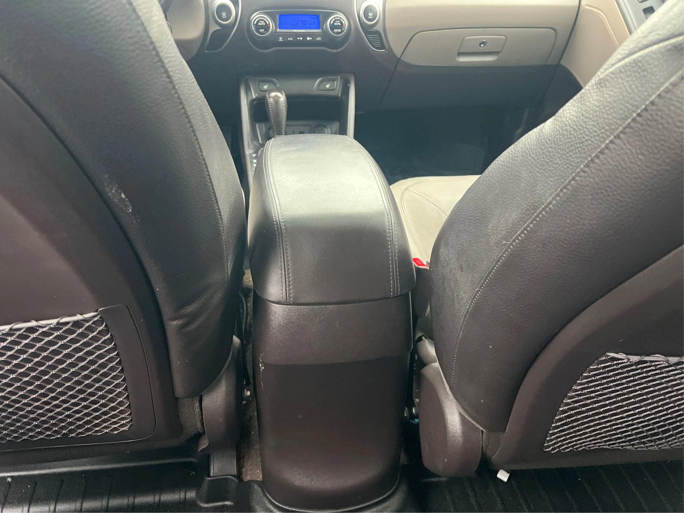 Used 2010 Hyundai Tucson Limited image 20