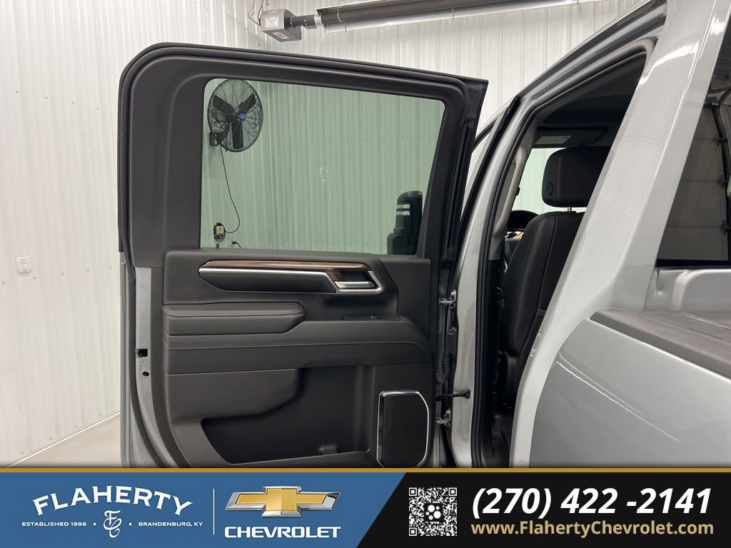 Used 2024 Chevrolet Silverado 2500 LT AWD/4WD image 10